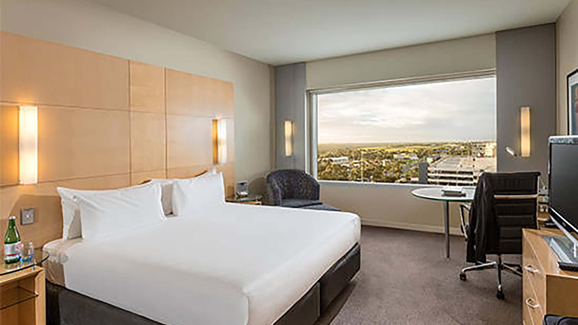 Park Royal Melbourne Airport Contact www.shortbreaksaustralia.com.au